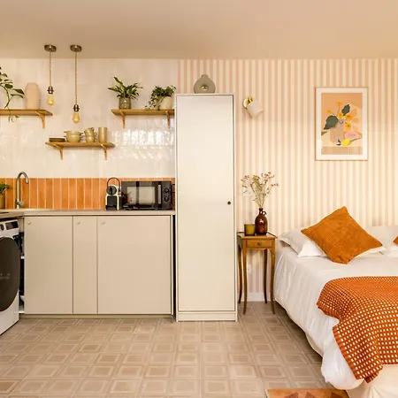 Charming Hideaway In Saint-germain شقة باريس